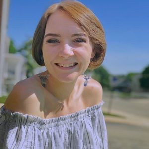 Meet your Posher, Halie